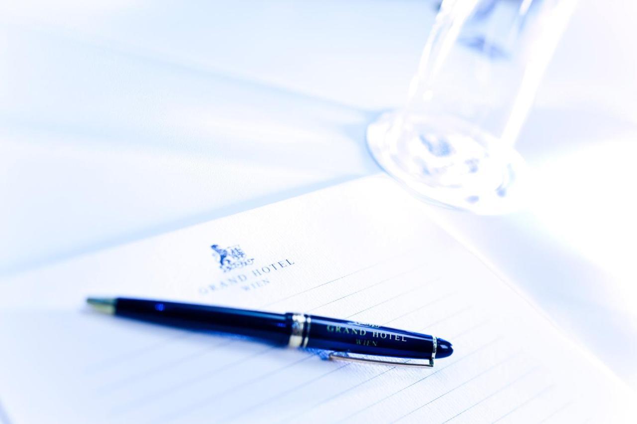 グランド ホテル ウィーン エクステリア 写真 A pen and a telephone